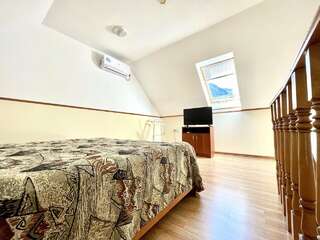 Гостиница Флер Форос Классический трехместный номер-1