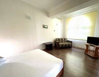 Гостиница Флер Форос Классический четырехместный номер-2