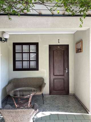 Гостиница Флер Форос Классический четырехместный номер-3