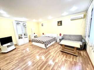 Гостиница Флер Форос Классический четырехместный номер-1