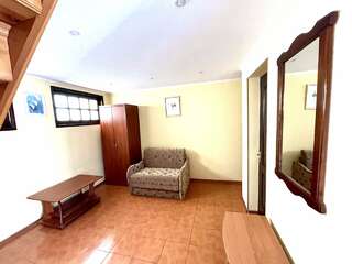 Гостиница Флер Форос Классический трехместный номер-2